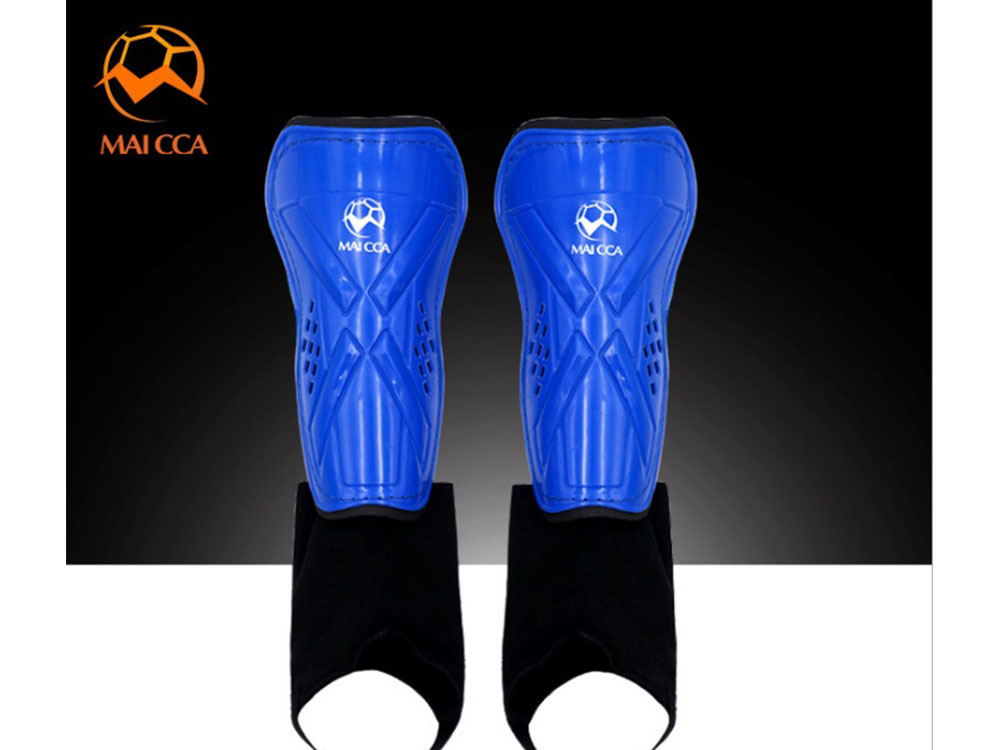 麦卡足球MK-883护腿板 足球护腿板 足球训练器材装备 护胫板